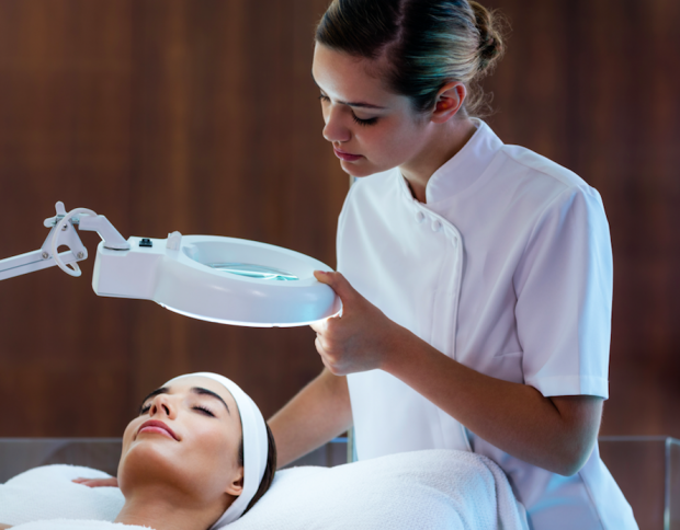 COMPLIMENTARY CONSULTATION AND SKIN ANALYSIS (BEAUTY)